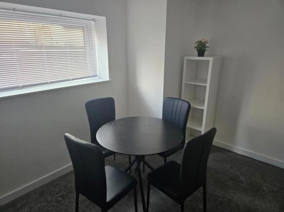 1 bed Apartment to rent Image 3