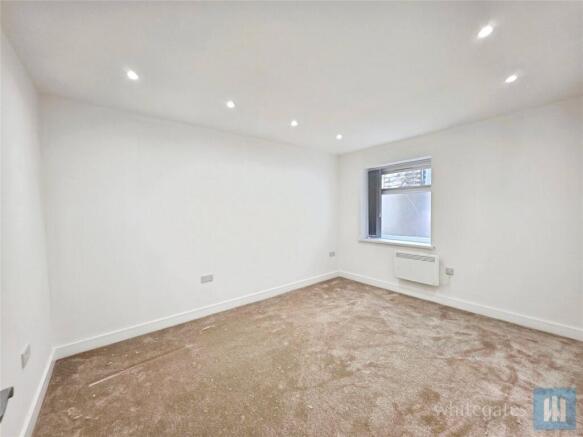 2 bed Apartment to rent Image 8