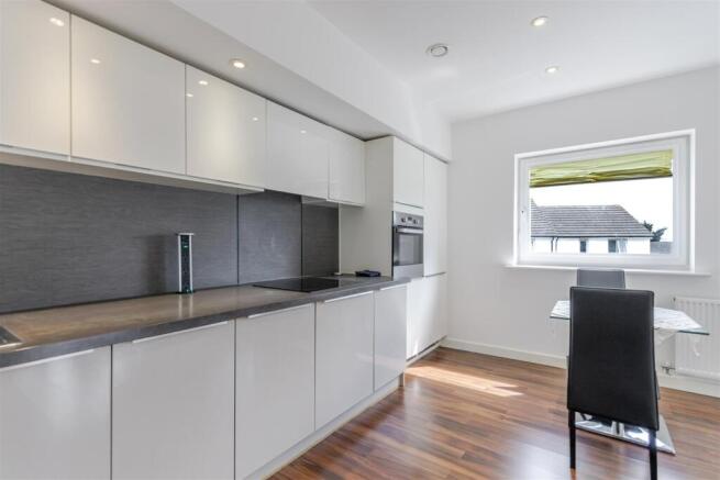 Kitchen 2.jpg