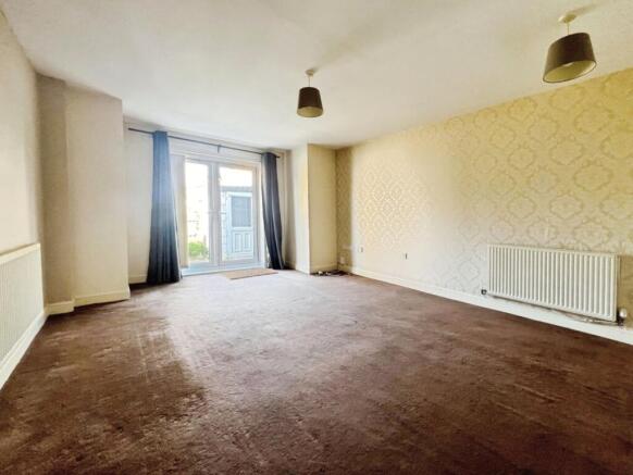 3 bed Town House for sale Image 7