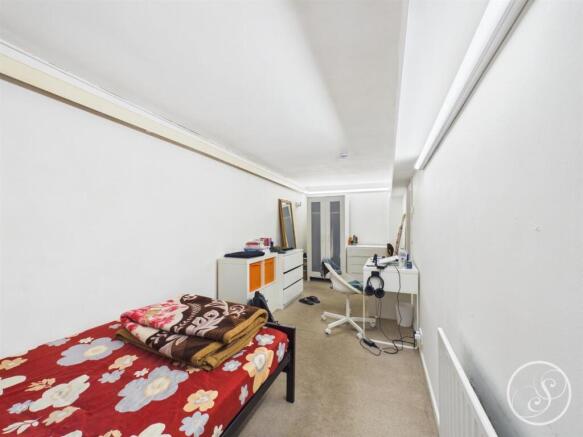 4 bed Terraced for sale Image 6