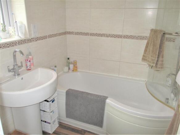 Family Bathroom 