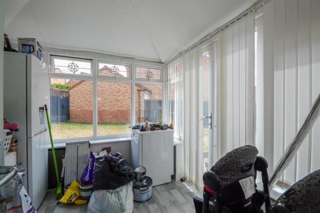 4 bed Semi-Detached for sale Image 6