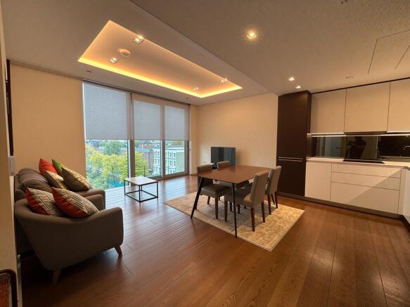 Open-plan Reception