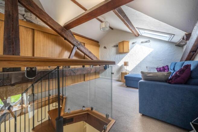 OCCASIONAL BEDROOM/SITTING ROOM