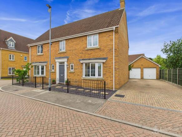 Front of House- Mark Stephens EweMove Newmarket an