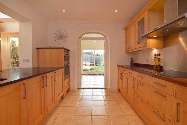Kitchen/Breakfast...