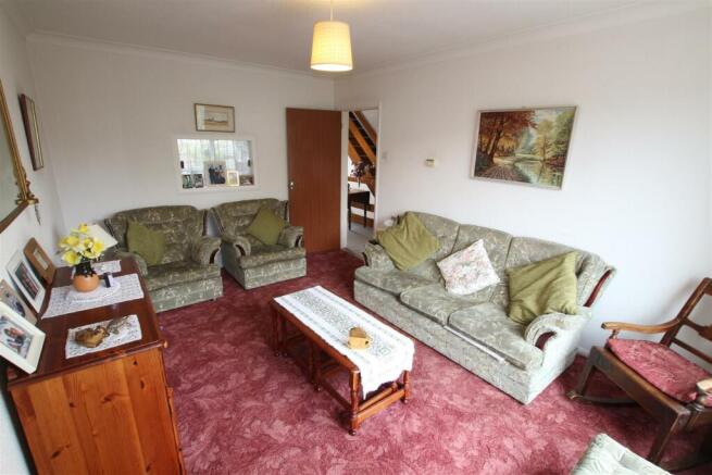 Living room 2.JPG
