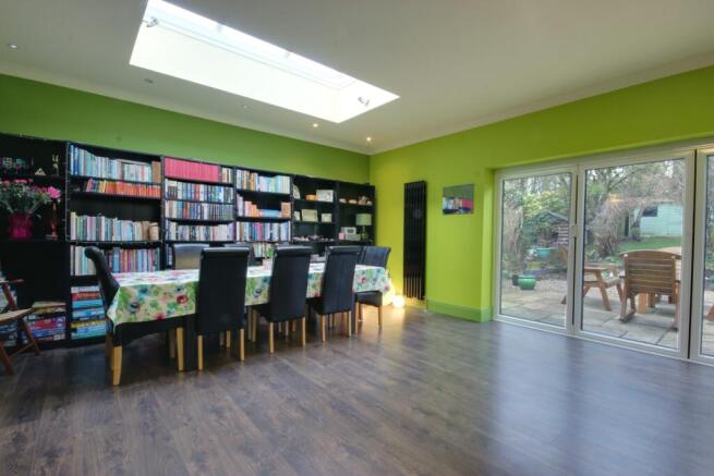 4 bed Detached for sale Image 6