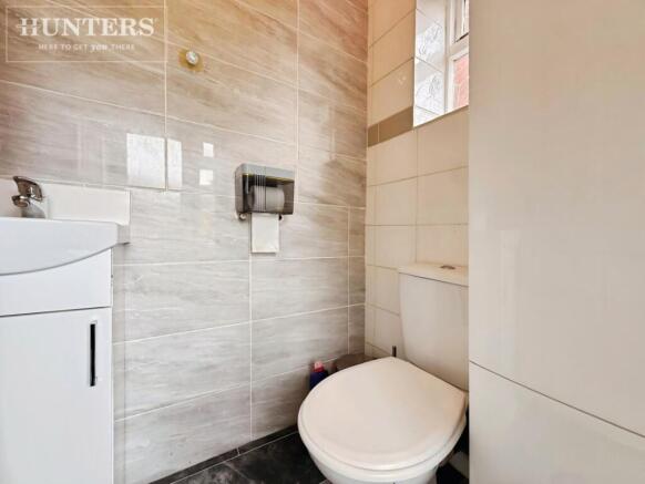 3 bed House to rent Image 5