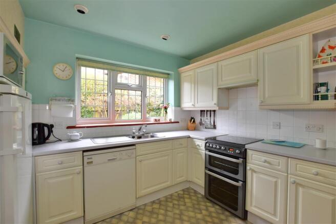 Kitchen/ Breakfast Room