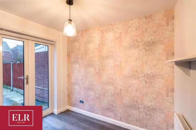 2 bed Town House to rent Image 4