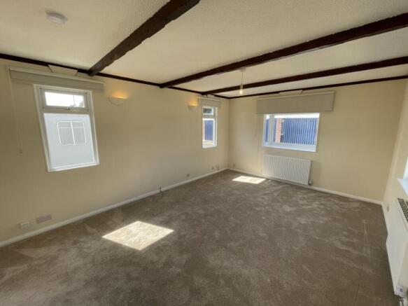 2 bed Detached to rent Image 4