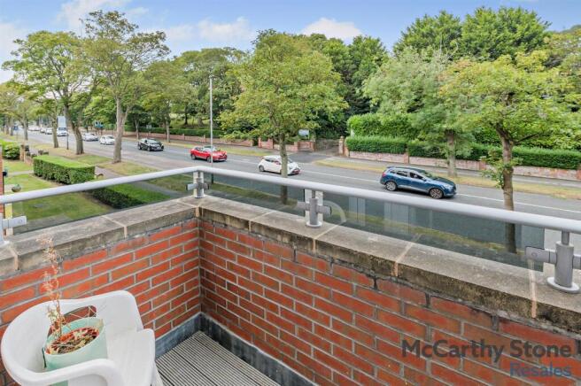 2 bed Apartment for sale Image 10