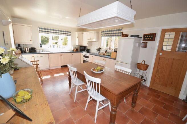 Kitchen / Brea...