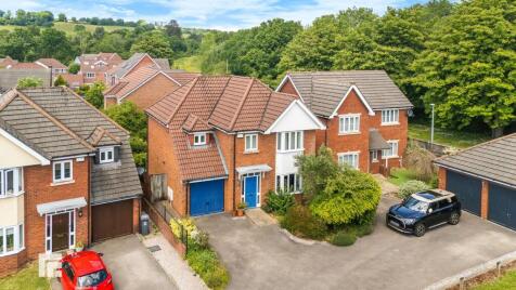 Windsor Clive Drive, St. Fagans, CF5