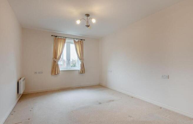 18 Farringford Court, 1 Avenue Road, Lymington, Hampshire, SO41 9PA photo 4