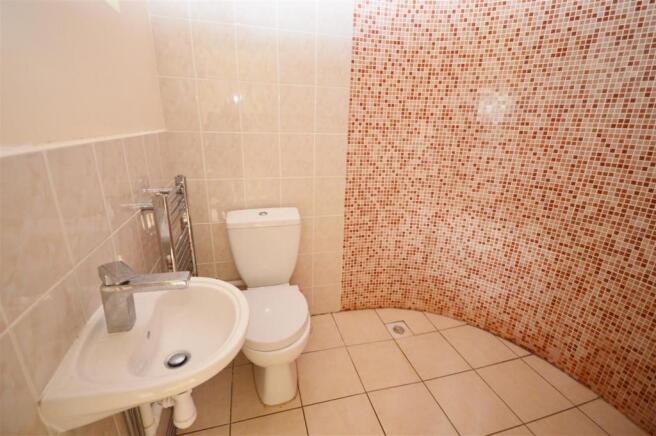 En Suite Shower.JPG