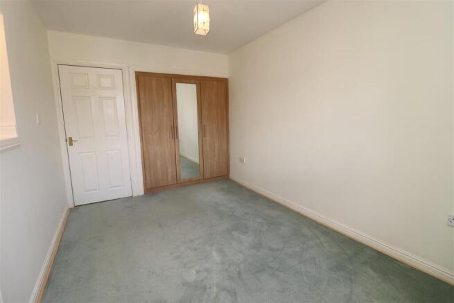4 bed Detached for sale Image 12