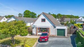 8, Oakdene Crescent, Perth PH2 6PG