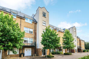 Flat 4, 3 Caledonian Court, Wells View Drive, Bromley BR2 9TU