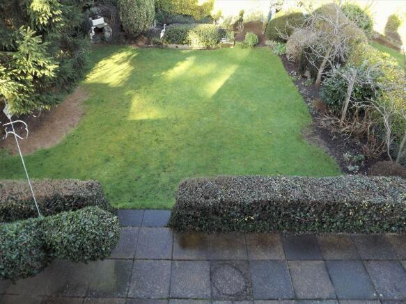 GARDEN OVER VIEW 