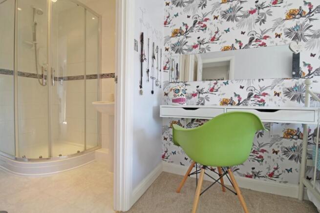 Dressing & En-Suite