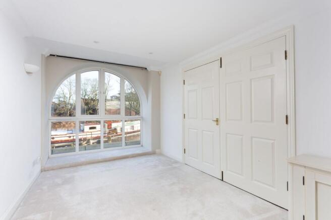 2 bed Flat for sale Image 7
