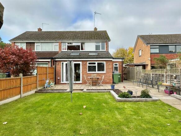 garden to house