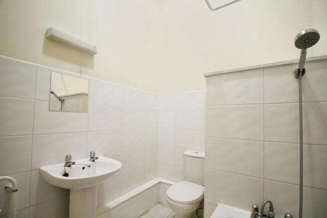 2 bed Flat for sale Image 7