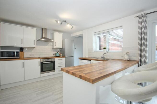 11 Fleming Walk COTTINGHAM (15)_lzn.jpg