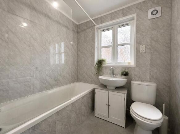 2 bed Apartment for sale Image 10