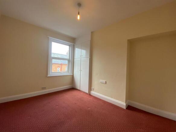 3 bed Terraced to rent Image 3