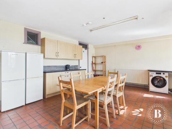 5 bed Terraced for sale Image 7