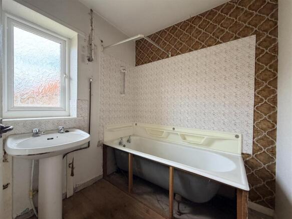 3 bed Terraced for sale Image 9