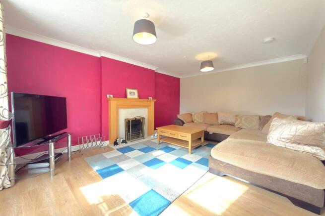 4 bed Detached for sale Image 4