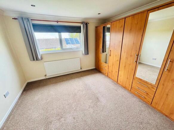 3 bed Semi-Detached to rent Image 10