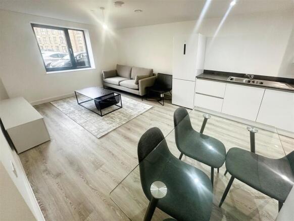 n3znwY24Z0KqAPe_Q...