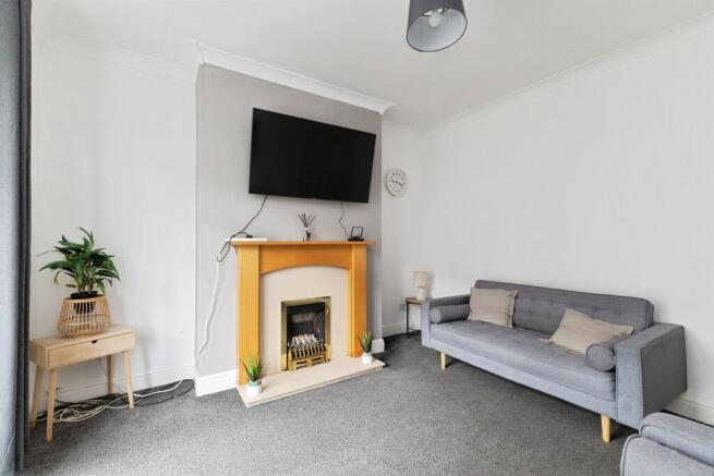 2 bed Semi-Detached Bungalow for sale Image 9