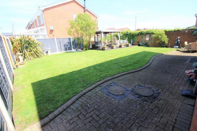 garden 4.jpg
