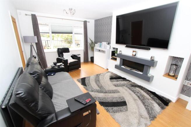 3 bed Semi-Detached for sale Image 4