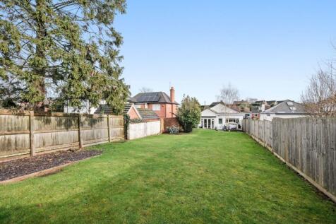 Station Road, Fernhill Heath, WR3
