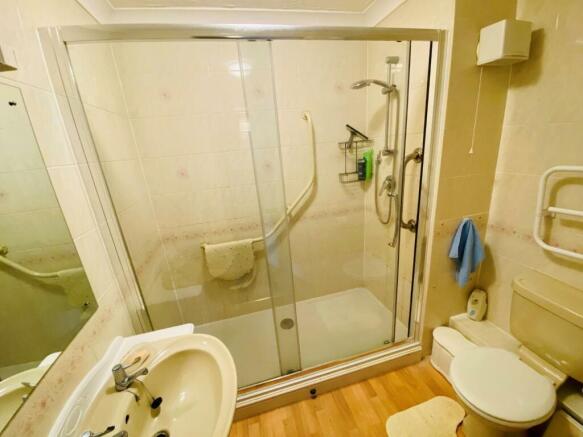 Shower Room.jpg
