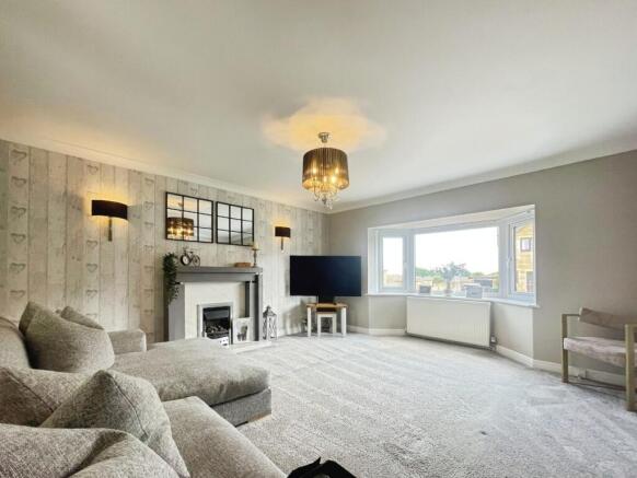 4 bed Detached for sale Image 4