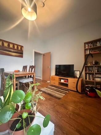 1 bed House Share to rent Image 4