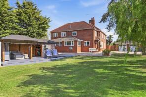 Chestnut Cottage, Chestnut Farm Drive, Chelmsford CM3 6DA