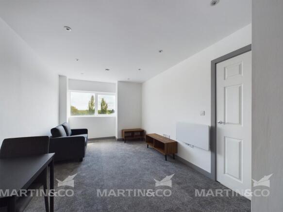 1 bed Apartment to rent Image 4