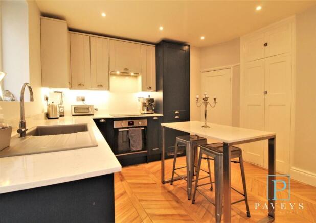 KITCHEN BREAKFAST ROOM