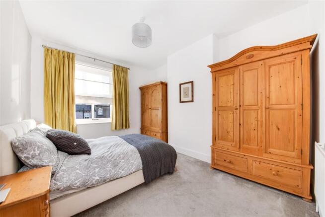 Bed 1.jpg