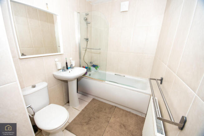 4 bed Semi-Detached for sale Image 12